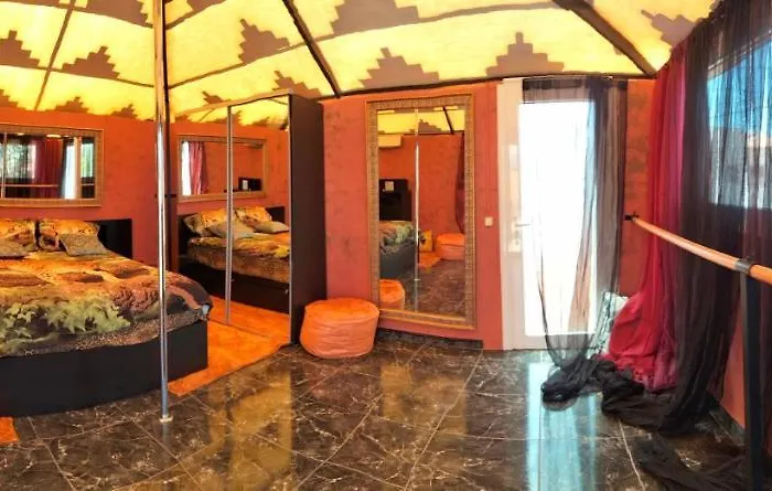 Semi-detached Sea Views, Huge Terrace, Close * بالم مار