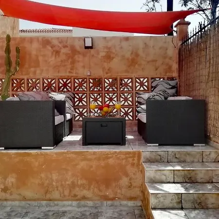 Semi-detached Sea Views, Huge Terrace, Close