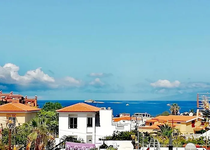 Semi-detached Sea Views, Huge Terrace, Close