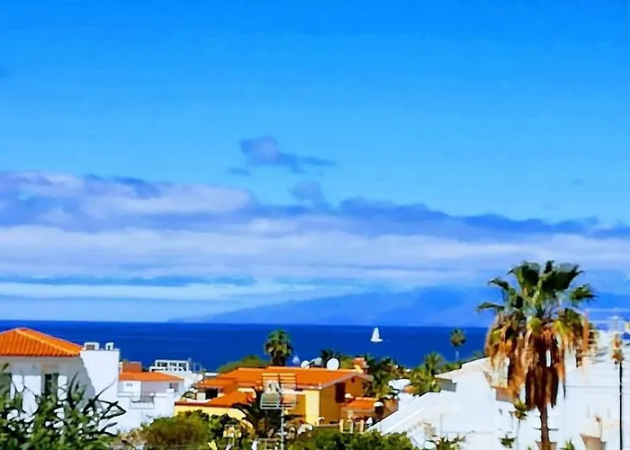 Semi-detached Sea Views, Huge Terrace, Close Villa *