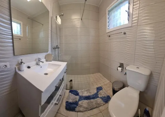 ヴィラ Semi-detached Sea Views, Huge Terrace, Close *