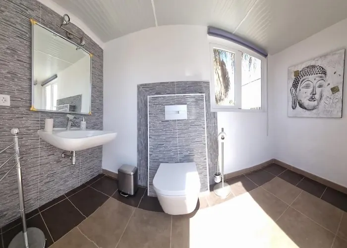 Villa Semi-detached Sea Views, Huge Terrace, Close *