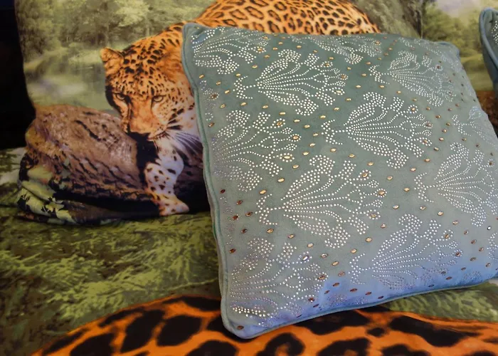 Semi-detached Sea Views, Huge Terrace, Close