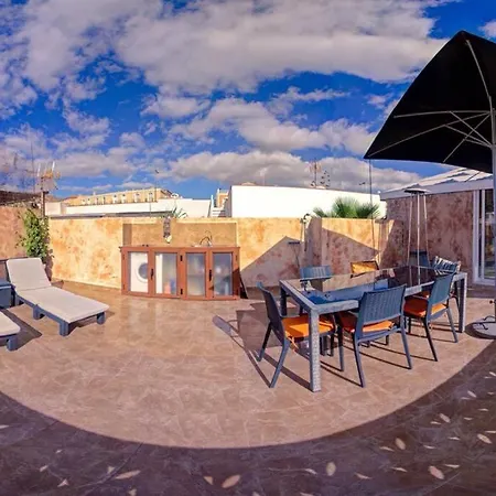 Semi-detached Sea Views, Huge Terrace, Close * Palm-mar