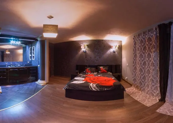 Semi-detached Sea Views, Huge Terrace, Close *