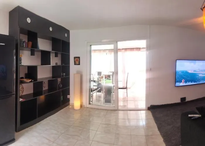 Semi-detached Sea Views, Huge Terrace, Close Palm-mar