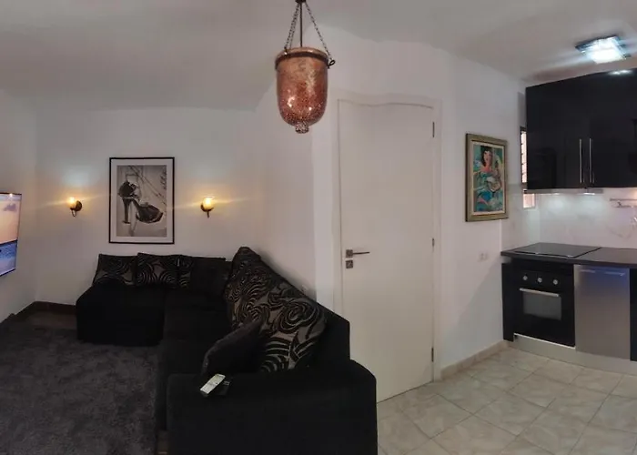 Willa Semi-detached Sea Views, Huge Terrace, Close